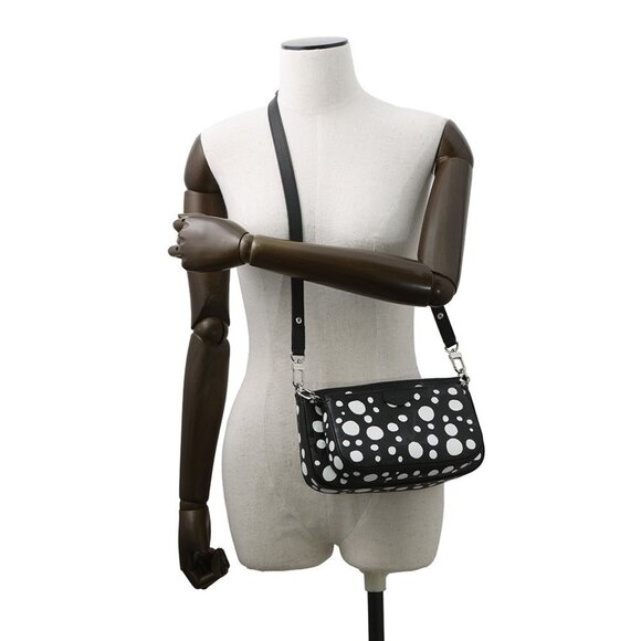 LOUIS VUITTON LV x YK Multi・Pochette Accessoires Monogram Empreinte Leathe - Picture 4 of 16